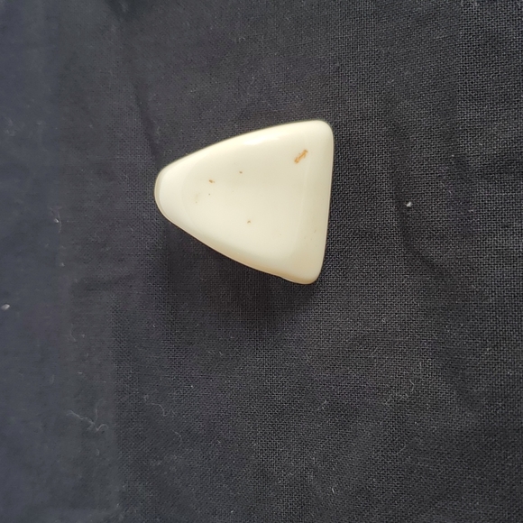 Vintage Chanel acrylic set with ring and bangle. - Picture 8 of 10